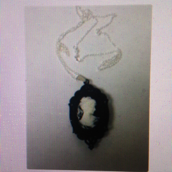 Black n White Lady Cameo Brooch-Pendant 925 Chain - Picture 3 of 7